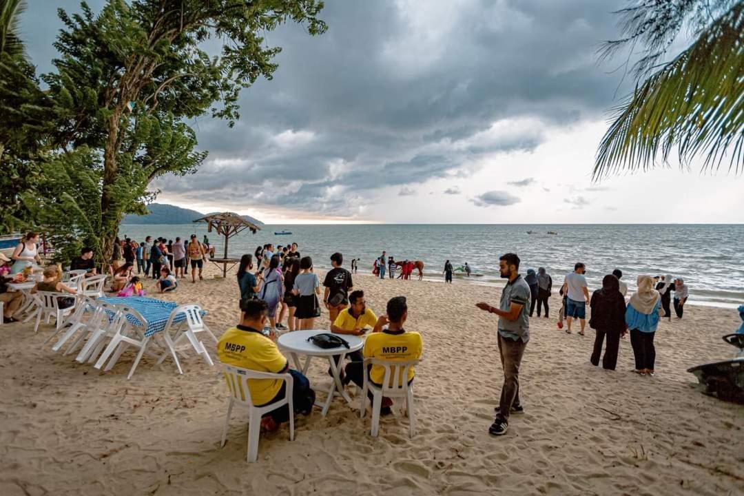 Pantai Seaview Resort Batu Ferringhi 1801 - 3 Rooms Eksteriør bilde